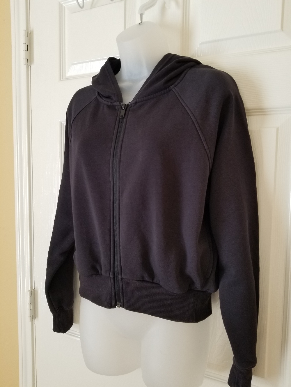 Z by Zella Black Zipper Hoodie Women/Girls Size S